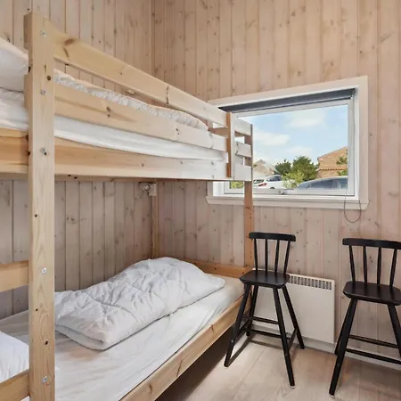 3 Bedroom In Holiday home